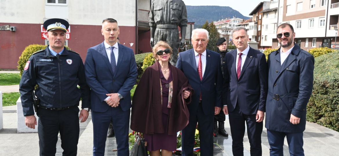 заједничка фотографија помен срђану кнежевићу